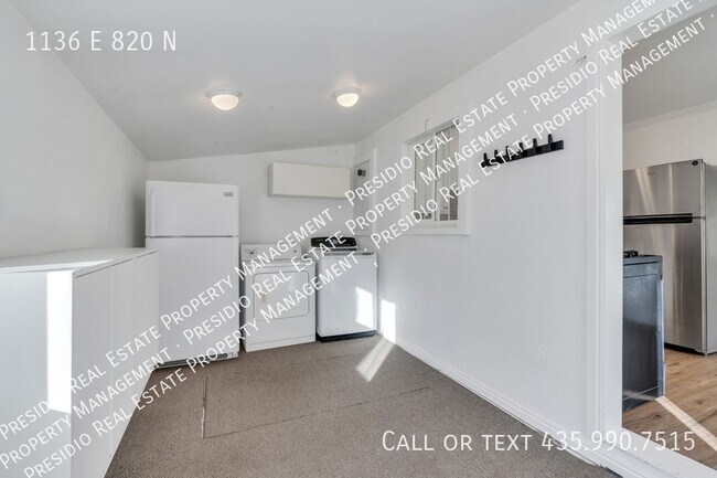 Building Photo - 1136 E 820 N