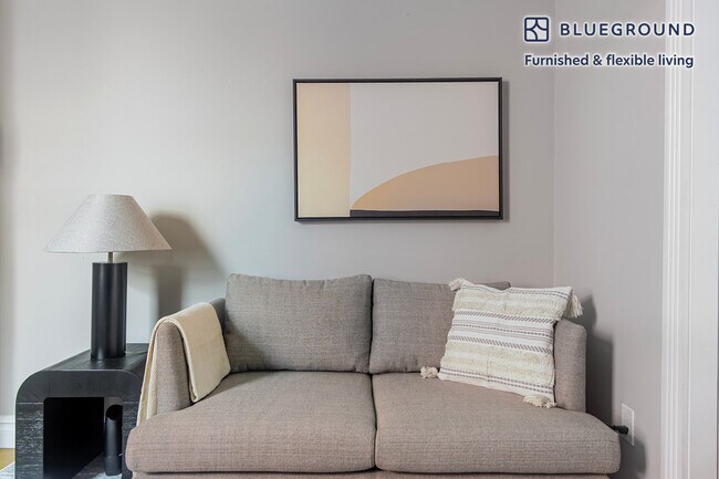 Building Photo - 246 Mott St