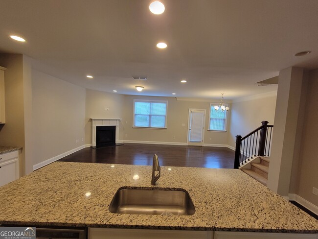 Building Photo - 8265 Village Pl