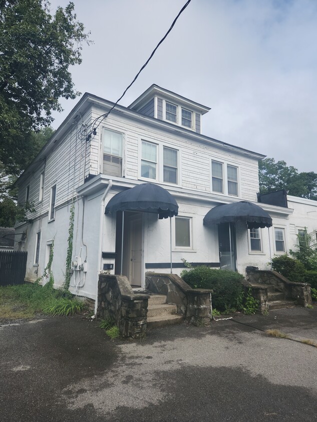 Primary Photo - 547 Violet Ave
