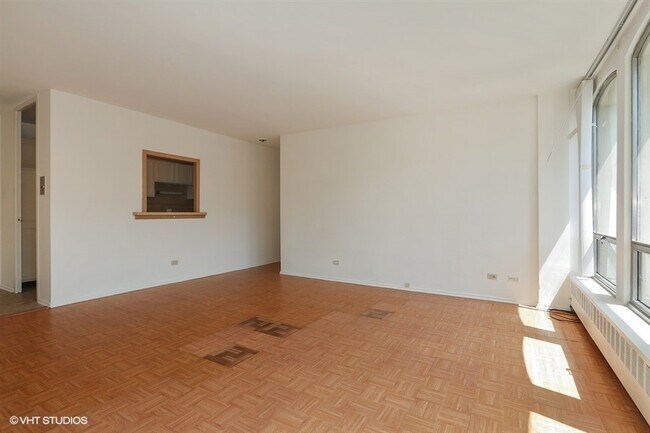 Building Photo - 1451 E 55th St