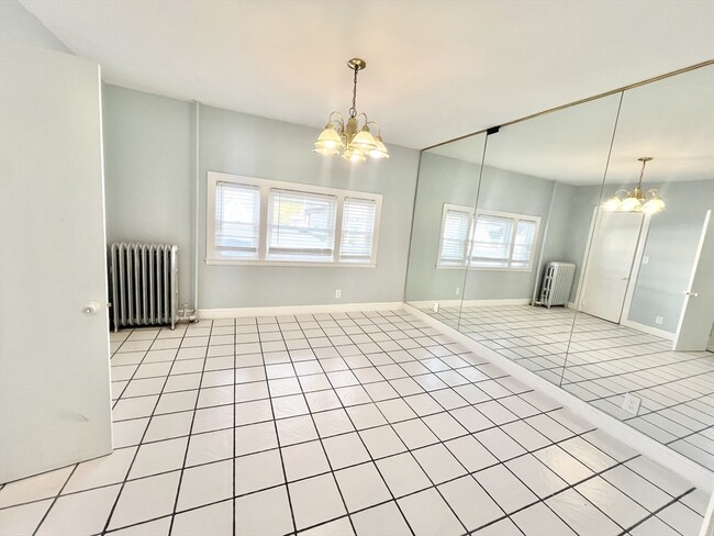 Building Photo - 140 Ferry St