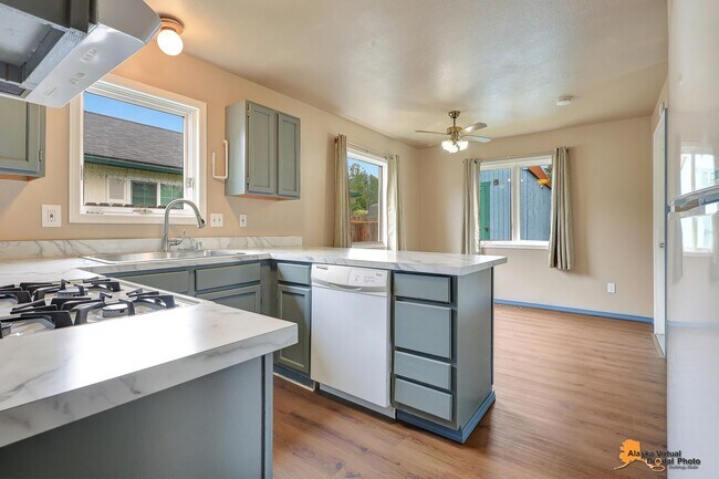 Foto del edificio - East Anchorage Home with In Unit Laundry a...