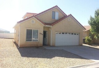 Building Photo - 2328 S 780 W