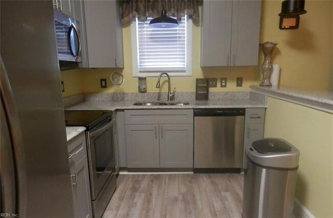 Foto del edificio - 1325 W Little Creek Rd