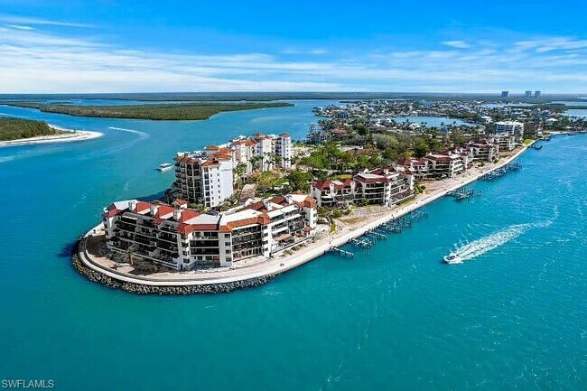 Foto del edificio - 310 La Peninsula Blvd