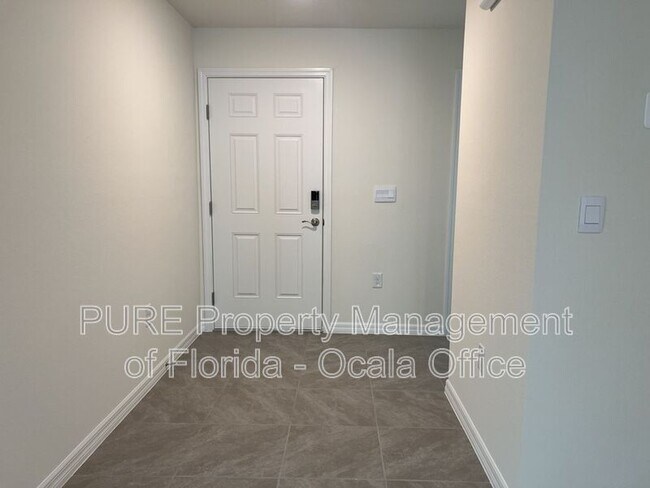 Building Photo - 8692 SW 44th Terrace