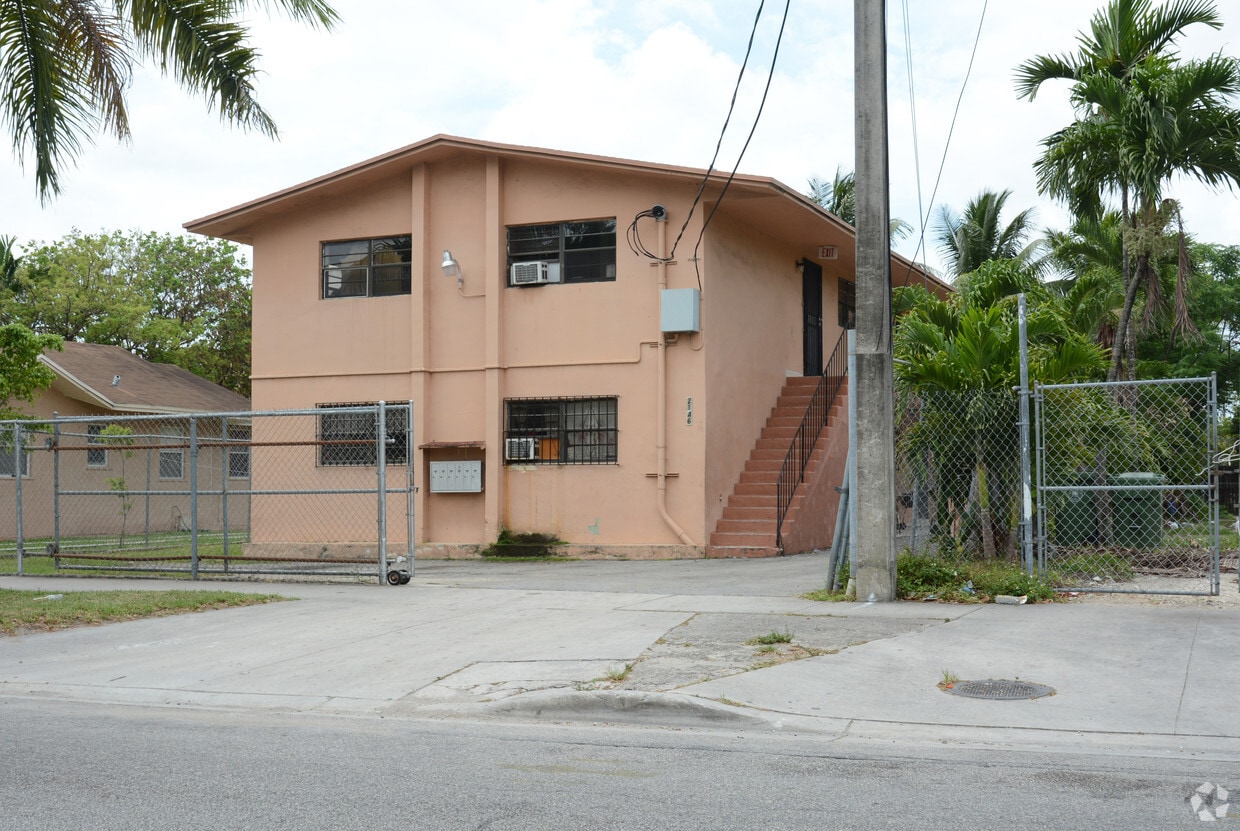 Building Photo - 2146 NW 28th St
