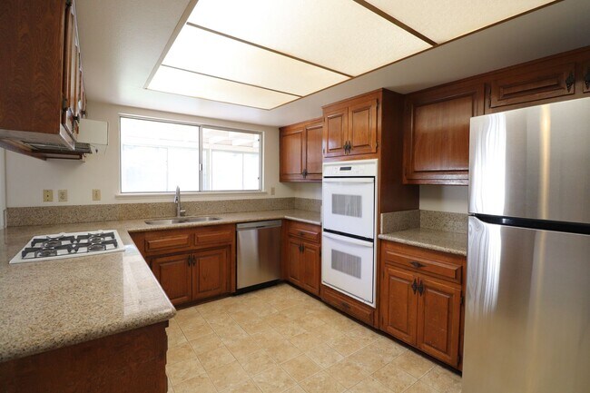 Building Photo - **Single-Story Foxenwoods Home on a Cul-de-Sac – Spacious Yard!**