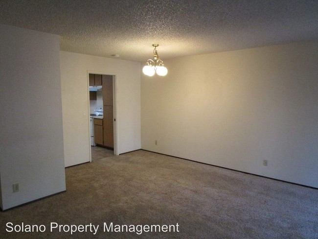 Building Photo - 3 br, 2.5 bath House - 1752 Stuart Court