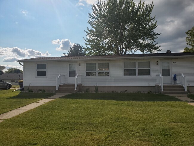 Building Photo - 1403 Sheri Ct