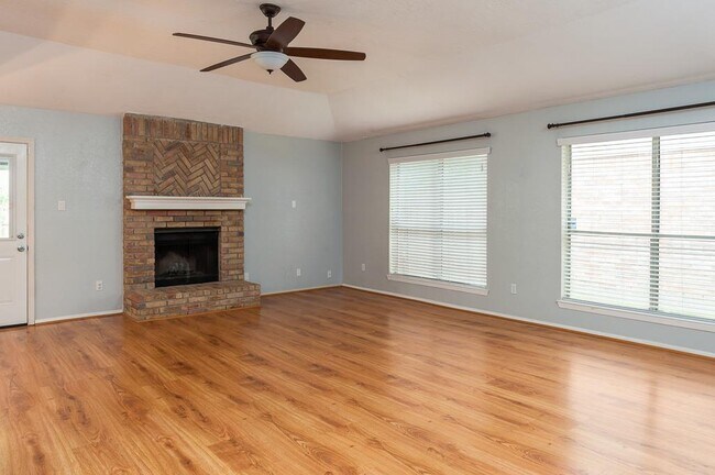 Foto del edificio - 2318 Colonial Ridge Dr