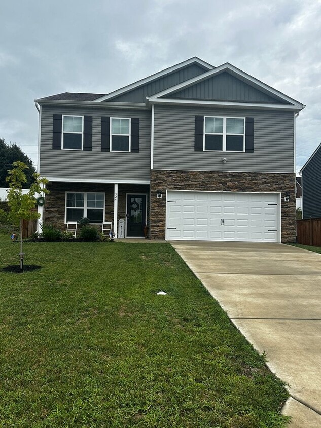 Primary Photo - 3 bed/2.5 bath with garage - E Morristown, TN