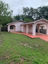 Building Photo - 2217 W Woodlawn Ave