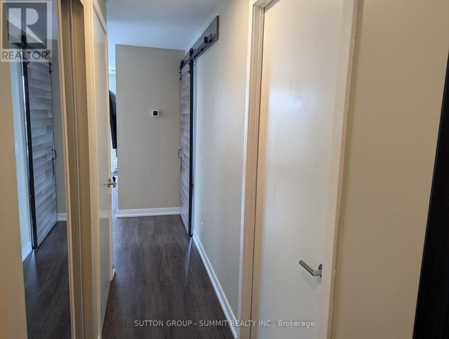Photo du bâtiment - 7950-7950 Bathurst St