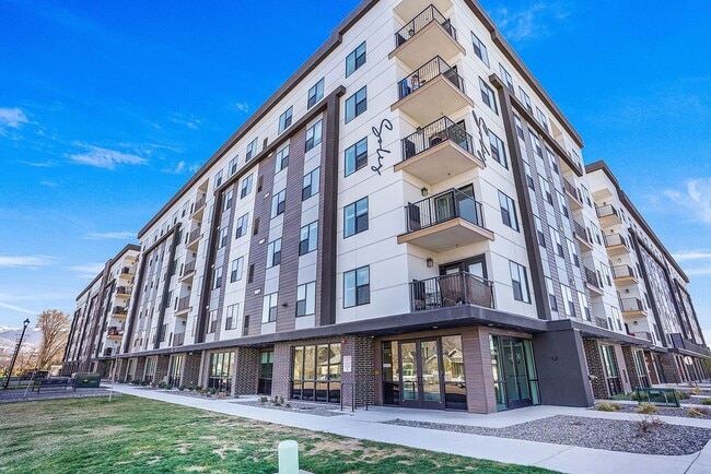 Exterior - Solis at Jackson Station