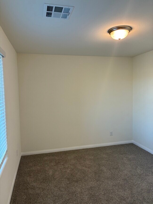 Foto del edificio - Beautiful 4 Bedroom Home in Southwest Vegas!