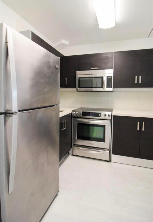 Foto del edificio - 319 Newport V