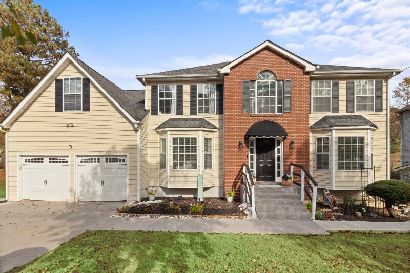 Primary Photo - 1162 Berryhill Dr