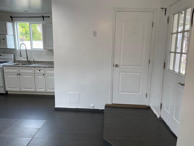 Foto del edificio - 8025 White Oak Ave