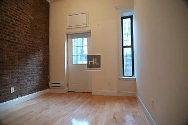 Building Photo - Renovated Gramercy 2-Bedroom with Classic ...