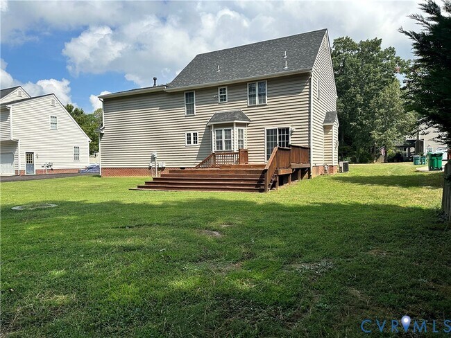 Foto del edificio - 5509 Jones Mill Dr