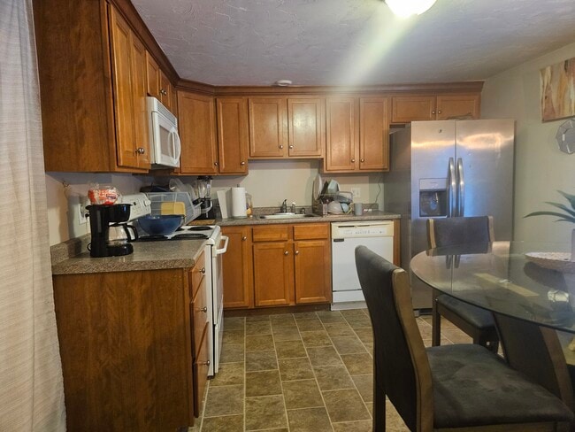 Foto del edificio - 289 Elmwood St