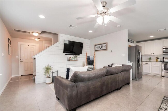 Building Photo - 144 Syrah Ct