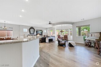 Building Photo - 10720 Elm Ridge Ave