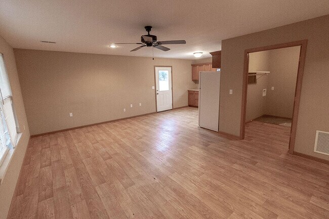 Building Photo - 1546 Florence Dr