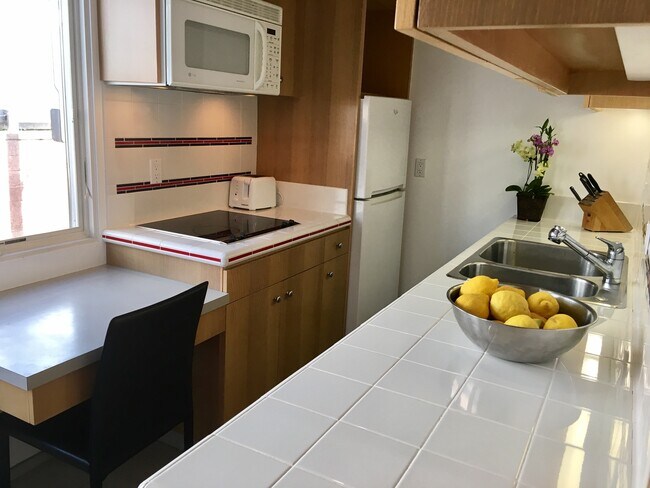 Foto del edificio - 3223 Zola St