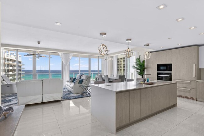 Foto del edificio - 3100 N Ocean Dr