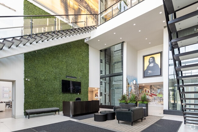 Lobby Photo - Le Louvre Residences