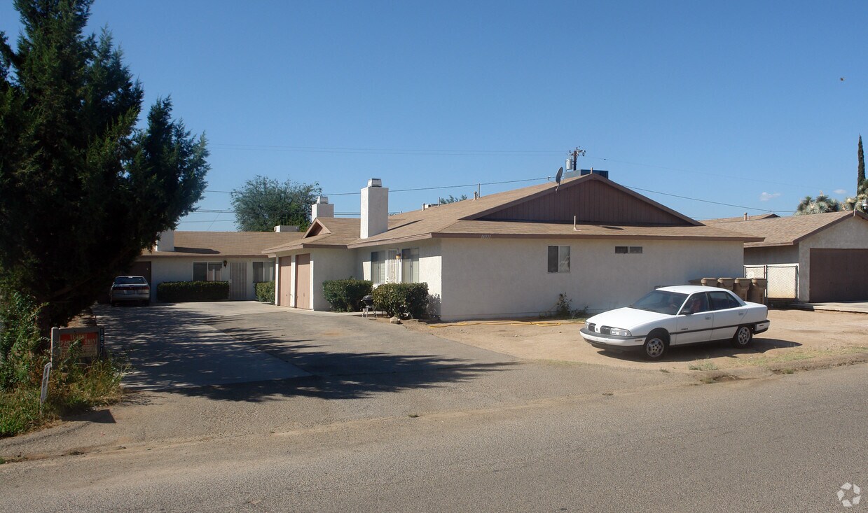 Primary Photo - 16511 Chestnut St