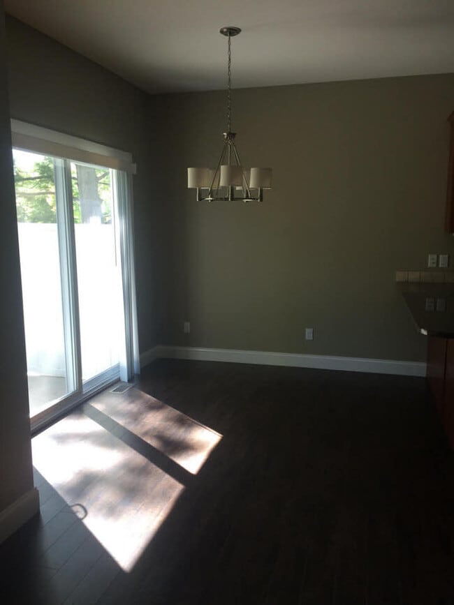 3115 W Wackerly St, Midland, MI 48640 Condo for Rent in Midland, MI