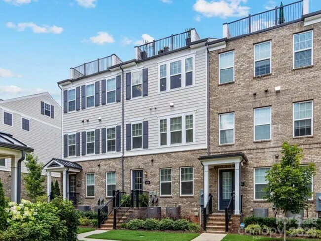 Foto del edificio - 5018 Harrowsmith Ln