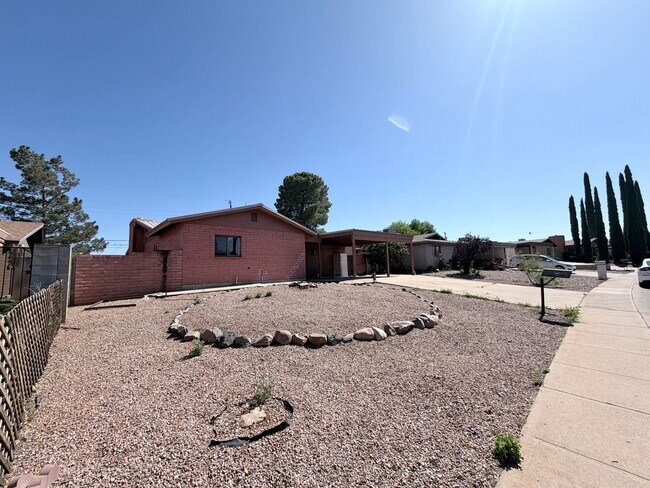 Building Photo - 3BR/2BA/2CP 1,300 sq.ft. rental in Sierra Vista, AZ