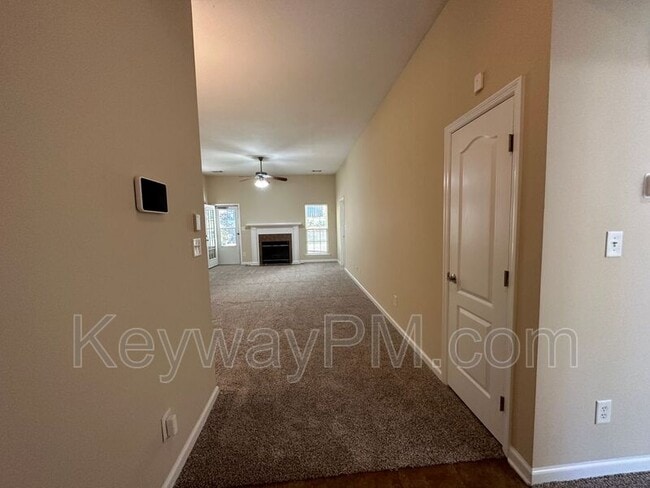 Building Photo - 2136 Sylvan Lake Dr