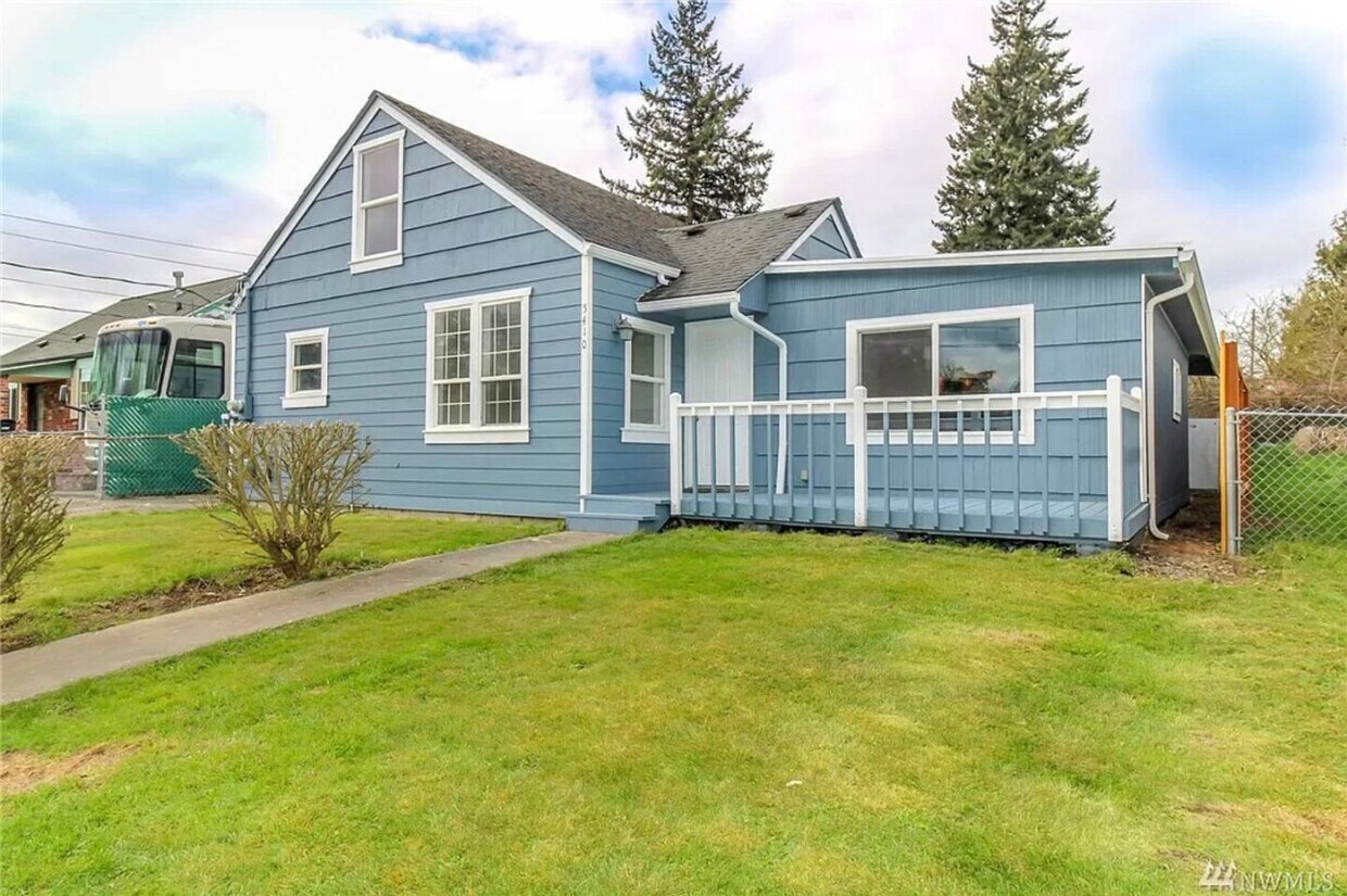 Foto principal - 5410 Clarkston St