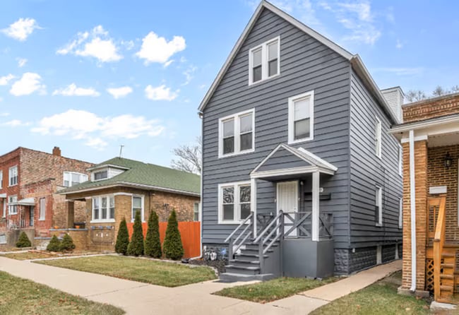 Building Photo - 9219 S Greenwood Ave