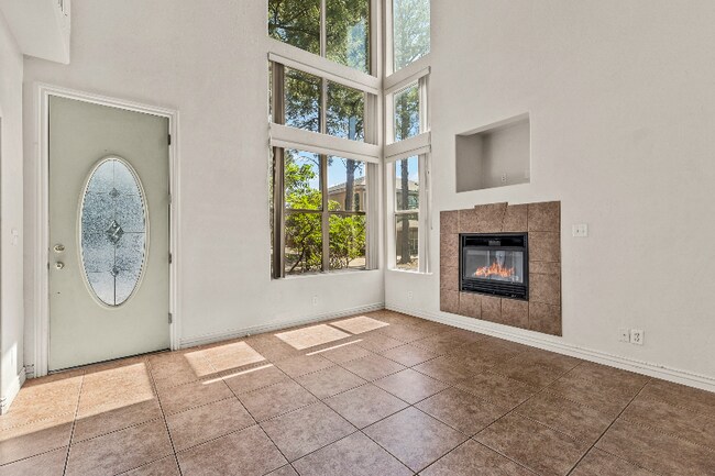 Foto del edificio - 1378 E Hatcher Dr