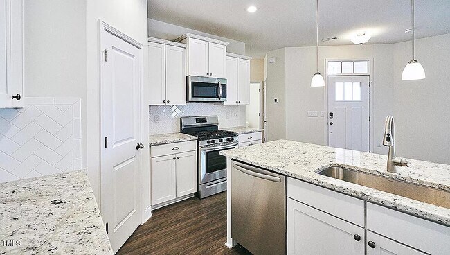 Foto del edificio - 606 Picnic Pl