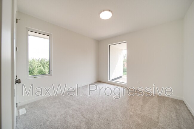 Photo du bâtiment - 6090 Crawford Dr SW