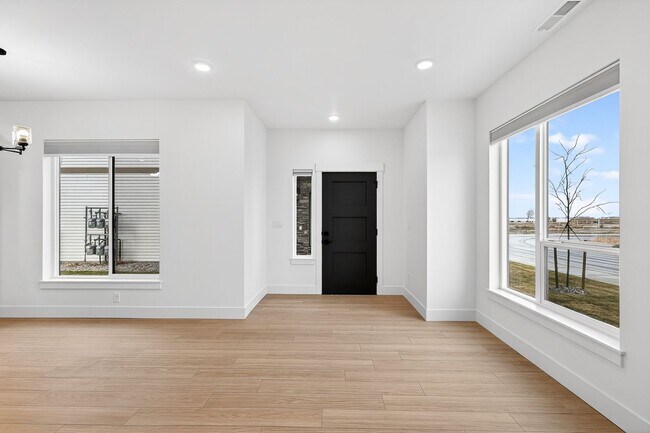 Foto del edificio - BRAND NEW TOWNHOME IN REXBURG WITH GARAGE