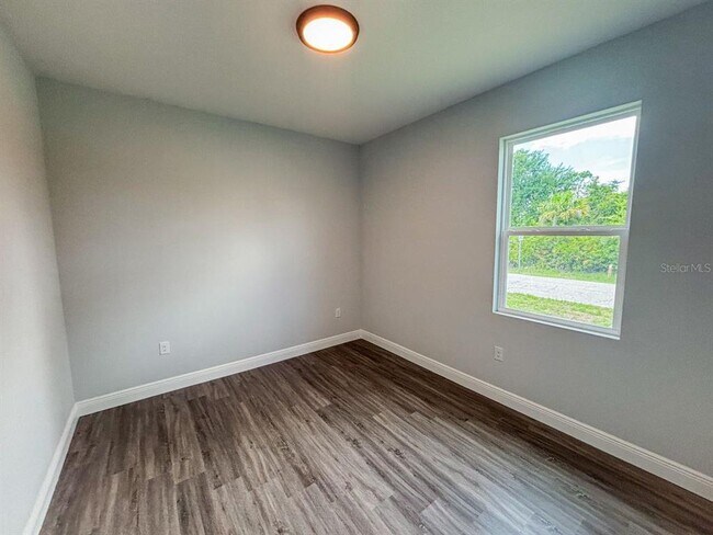 Foto del edificio - 6173 Magee St