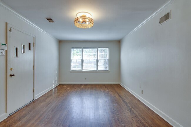 Foto del edificio - 695 Berry Rd