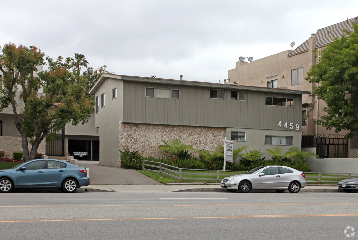 Building Photo - 4459 Woodman Ave