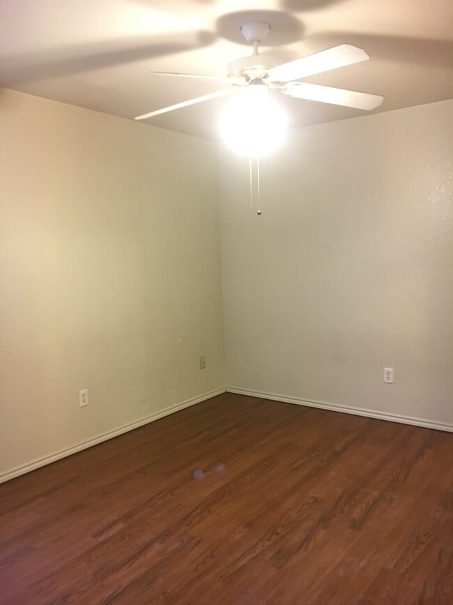 Building Photo - 3405 Barcelona Drive