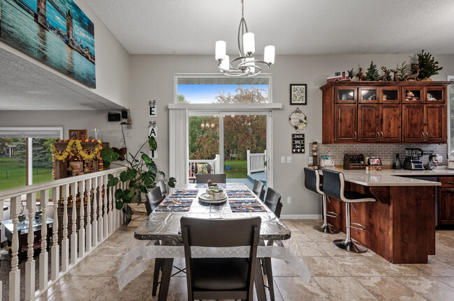 Building Photo - 4700 Oxborough Gardens