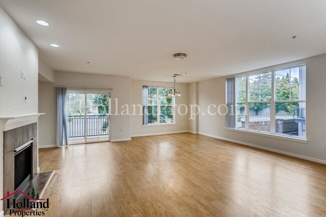 Building Photo - Wonderful 3 Story Condo in Hillsboro!